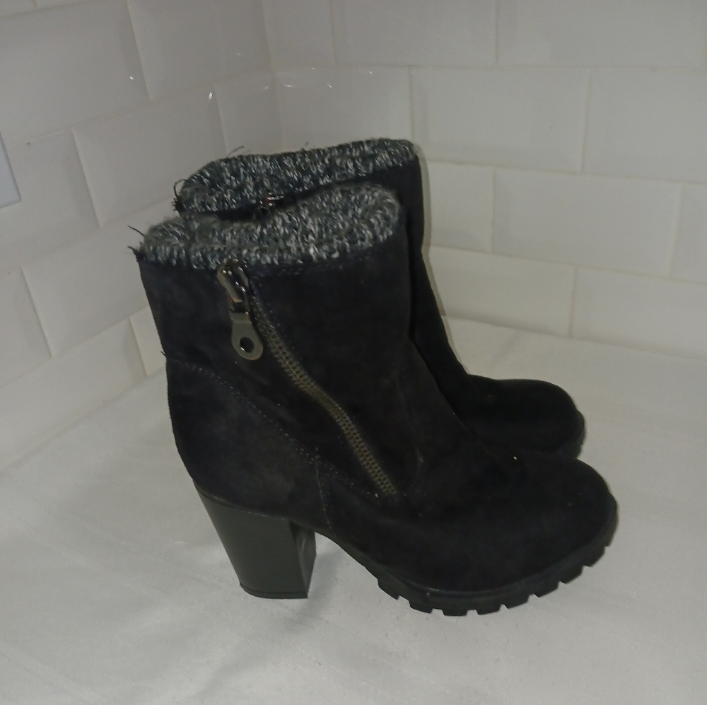 Mossimo Supply Co. Suede  Heeled Boots with lining. Size 9